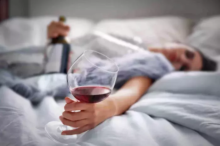 Alcool et Insomnie : Impact, Causes et Solutions